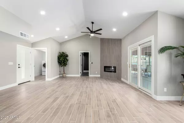 5546 W WILLOW Avenue, Glendale, AZ 85304