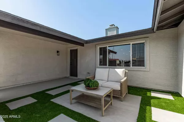 6014 W MARY JANE Lane, Glendale, AZ 85306