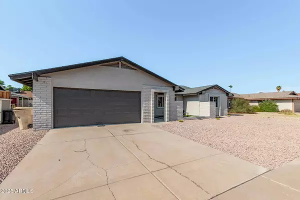 6014 W MARY JANE Lane, Glendale, AZ 85306