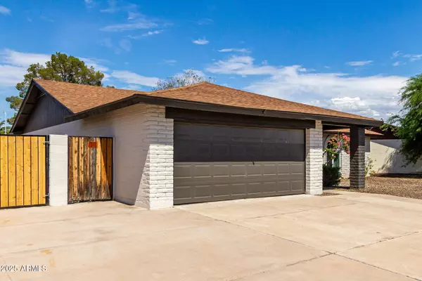 6610 W CHRISTY Drive, Glendale, AZ 85304