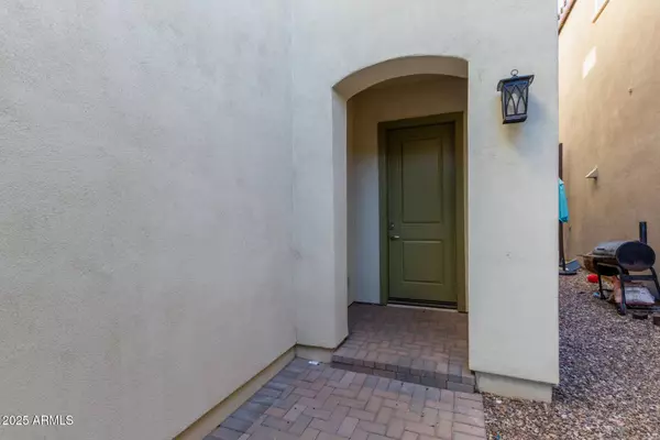 279 E ASTER Drive, Chandler, AZ 85286