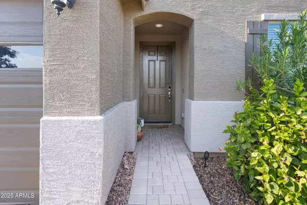 17320 W RED FOX Road, Surprise, AZ 85387