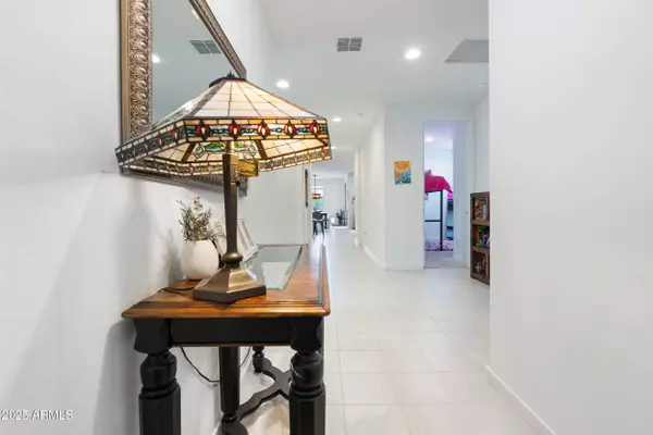 17320 W RED FOX Road, Surprise, AZ 85387