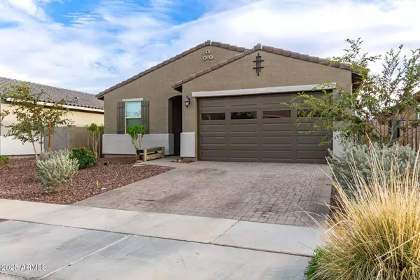 17357 W RUNNING DEER Trail, Surprise, AZ 85387