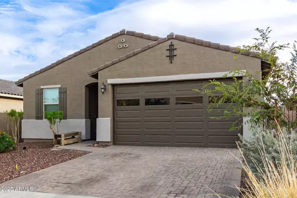 17357 W RUNNING DEER Trail, Surprise, AZ 85387