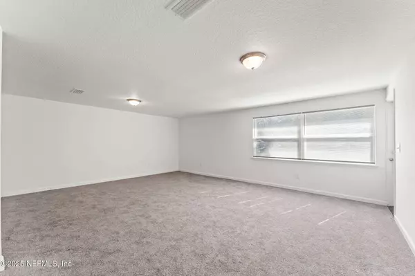 4906 CHIVALRY DR, Jacksonville, FL 32208