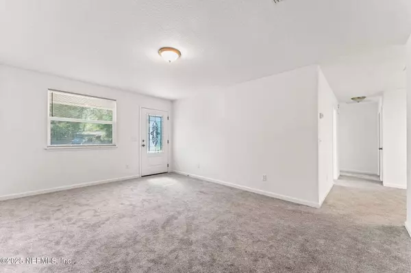 4906 CHIVALRY DR, Jacksonville, FL 32208