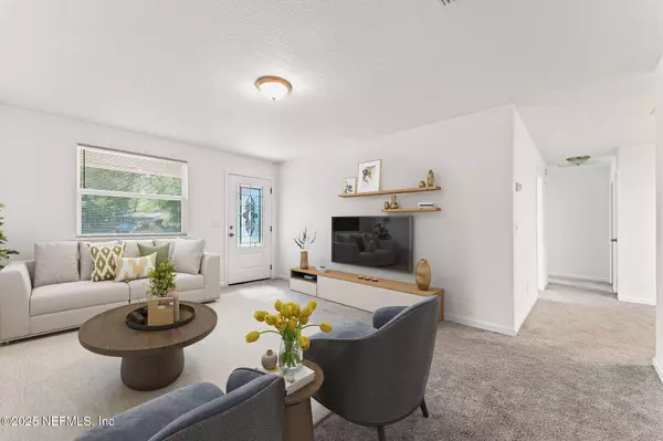 4906 CHIVALRY DR, Jacksonville, FL 32208