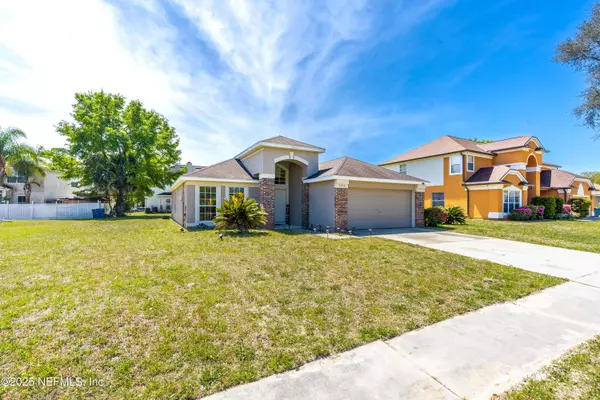 694 CHERRY BARK DR N, Jacksonville, FL 32218