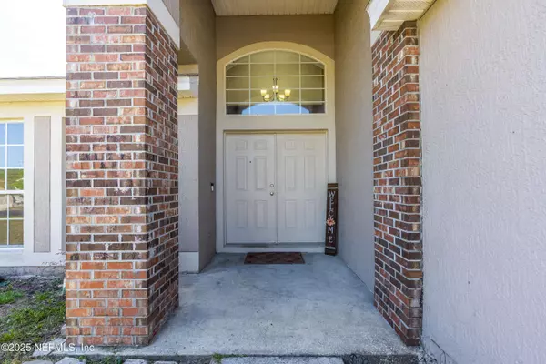 694 CHERRY BARK DR N, Jacksonville, FL 32218