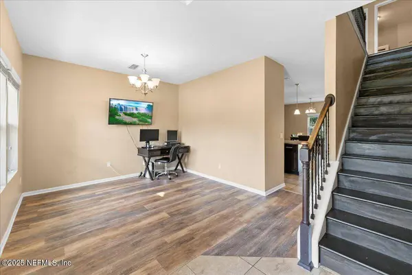 15914 BAINEBRIDGE DR, Jacksonville, FL 32218