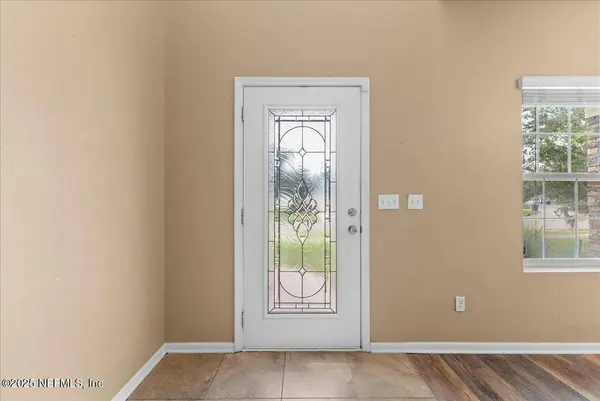 15914 BAINEBRIDGE DR, Jacksonville, FL 32218