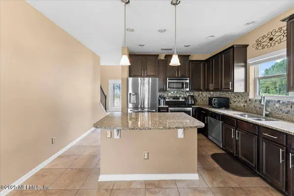 15914 BAINEBRIDGE DR, Jacksonville, FL 32218