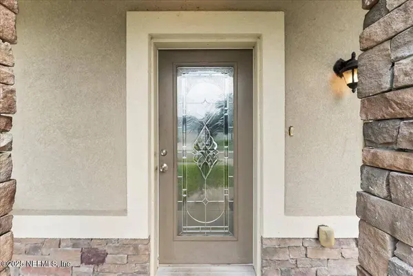 15914 BAINEBRIDGE DR, Jacksonville, FL 32218