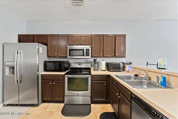 1510 BISCAYNE BAY DR, Jacksonville, FL 32218