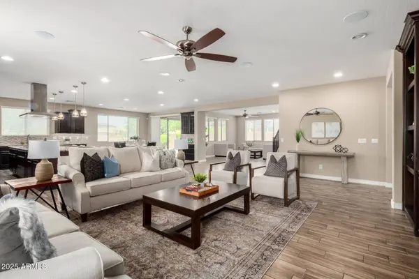 3338 E COCONINO Drive, Gilbert, AZ 85298