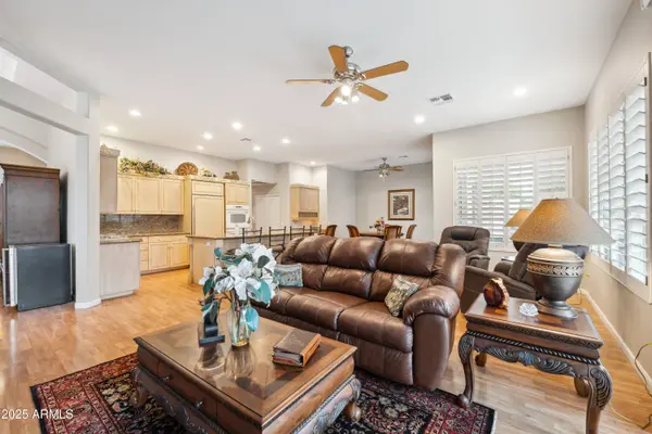 23702 S DESERT SANDS Drive, Sun Lakes, AZ 85248