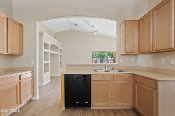 2136 W GOLDMINE MOUNTAIN Drive, Queen Creek, AZ 85144