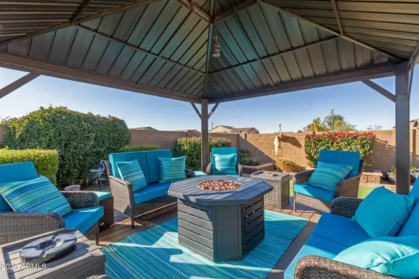 303 W Mammoth Cave Drive, San Tan Valley, AZ 85140