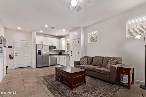 932 W Capulin Trail, San Tan Valley, AZ 85140