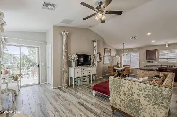 1396 E LESLIE Avenue, San Tan Valley, AZ 85140