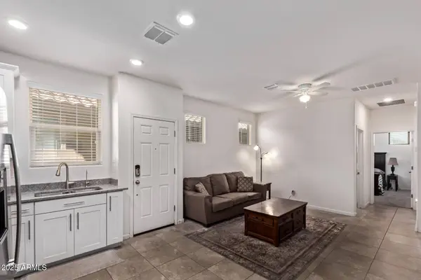 932 W Capulin Trail, San Tan Valley, AZ 85140