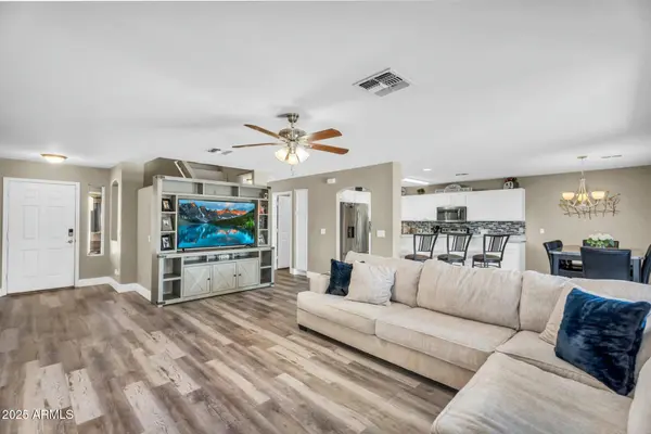 1061 E PONCHO Lane, San Tan Valley, AZ 85143