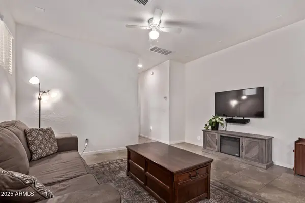 932 W Capulin Trail, San Tan Valley, AZ 85140