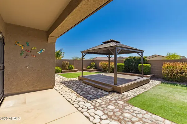 303 W Mammoth Cave Drive, San Tan Valley, AZ 85140