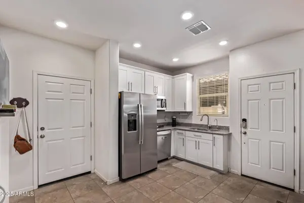 932 W Capulin Trail, San Tan Valley, AZ 85140