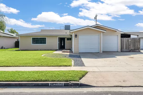 2015 N Burl Dr, Hanford, CA 93230-2106