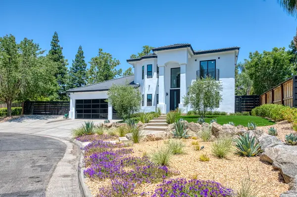 1292 E Valley Forge Dr, Fresno, CA 93720-1418