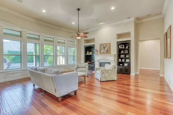 507 W Powers AVE, Clovis, CA 93619