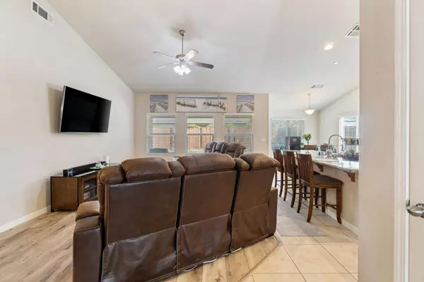 7356 W San Ramon AVE, Fresno, CA 93723