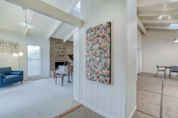 592 W Morris AVE, Fresno, CA 93704