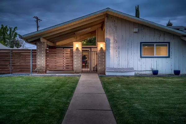 592 W Morris AVE, Fresno, CA 93704