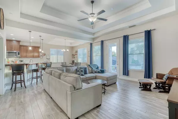 716 Mesa DR, Madera, CA 93636