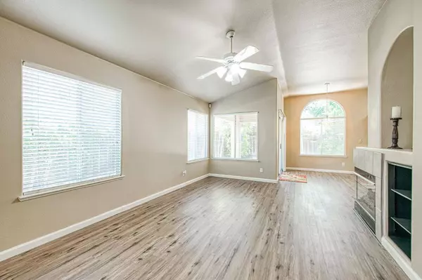 7518 N Trellis CIR, Fresno, CA 93720