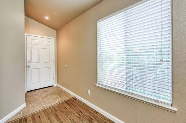 7518 N Trellis CIR, Fresno, CA 93720