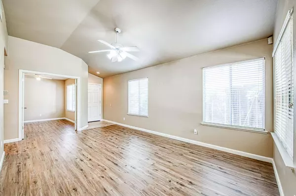 7518 N Trellis CIR, Fresno, CA 93720