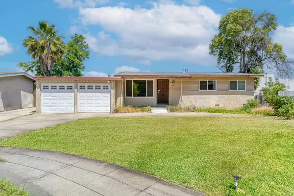 6298 N Glenn AVE, Fresno, CA 93704