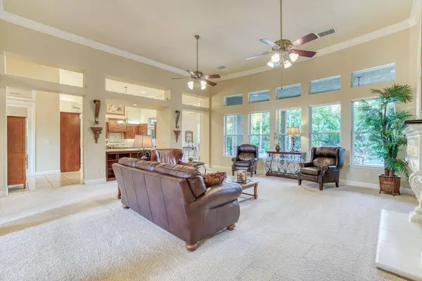 1223 E Rosemont LN, Fresno, CA 93730