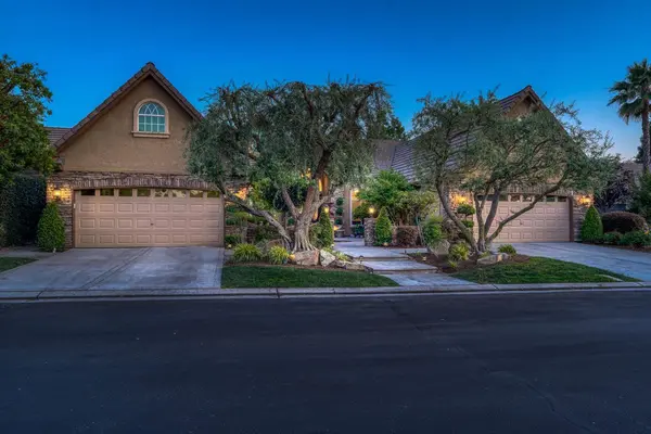 1223 E Rosemont LN, Fresno, CA 93730