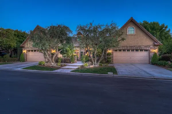 1223 E Rosemont LN, Fresno, CA 93730