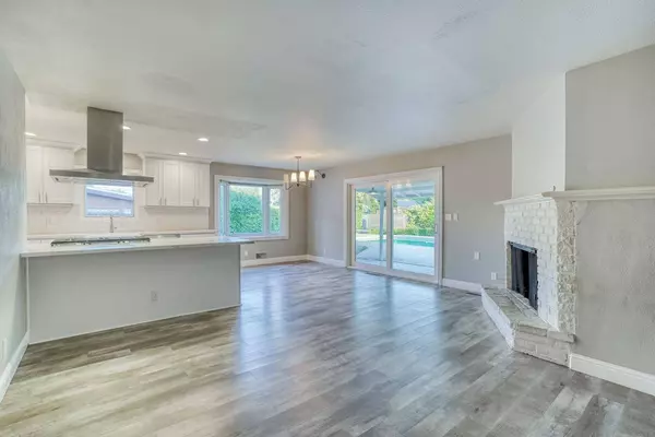 1463 W San Madele AVE, Fresno, CA 93711