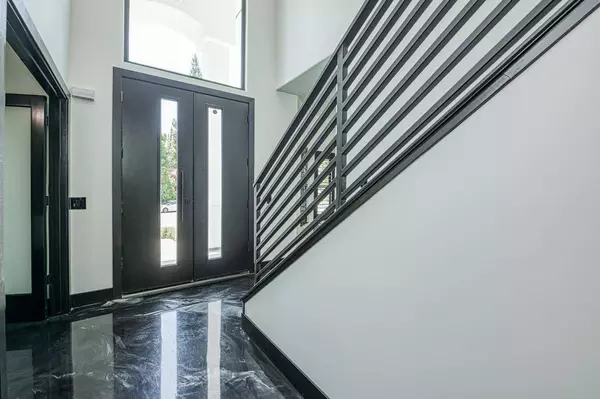 1292 E Valley Forge DR, Fresno, CA 93720