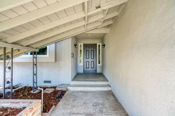 5276 N 1st ST, Fresno, CA 93710