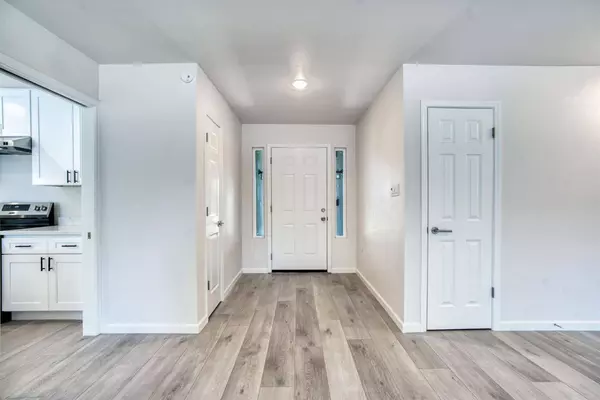 5276 N 1st ST, Fresno, CA 93710