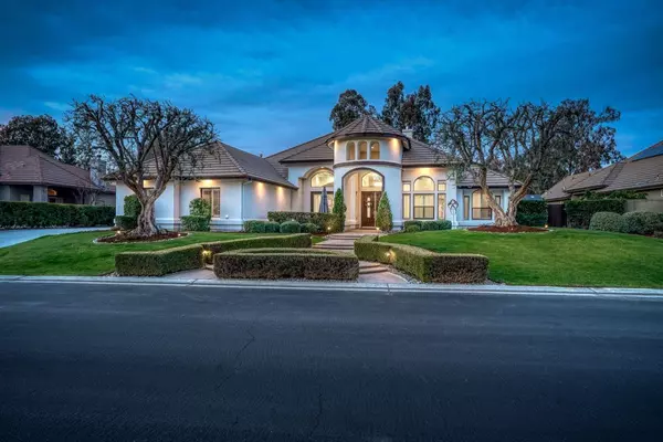 3266 E Via Montiano AVE, Clovis, CA 93619