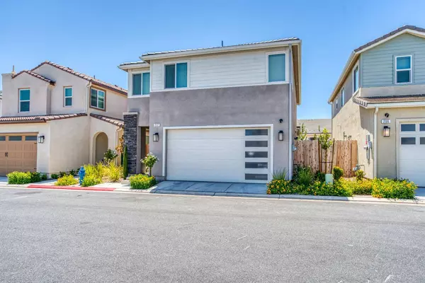 212 Arbor DR, Madera, CA 93636